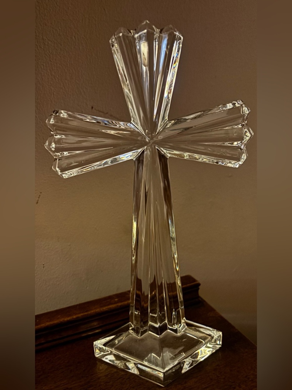 Stunning Slovenian 24% Lead Crystal Sunburst Star Cut Standing Cross
